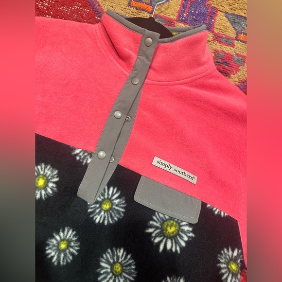 SIMPLY SOUTHERN Pink Daisy Fleece Pullover Sz S - Picture 2 of 4